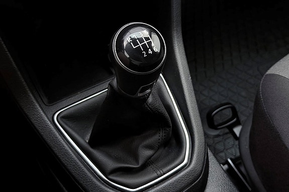 Volkswagen Caddy 25 of 27