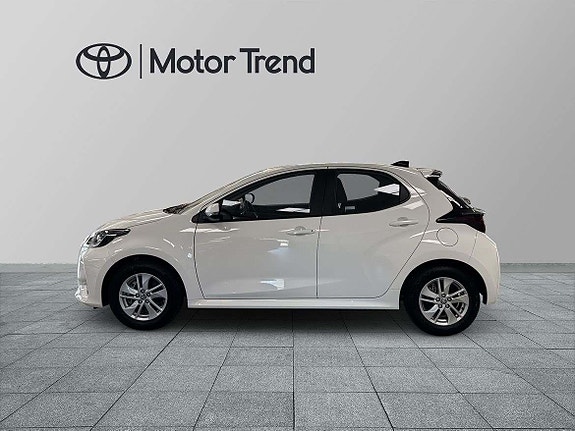 Toyota Yaris 3 of 15