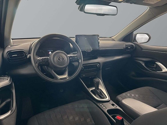 Toyota Yaris 10 of 15