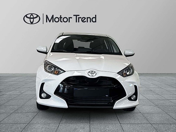 Toyota Yaris 4 of 15
