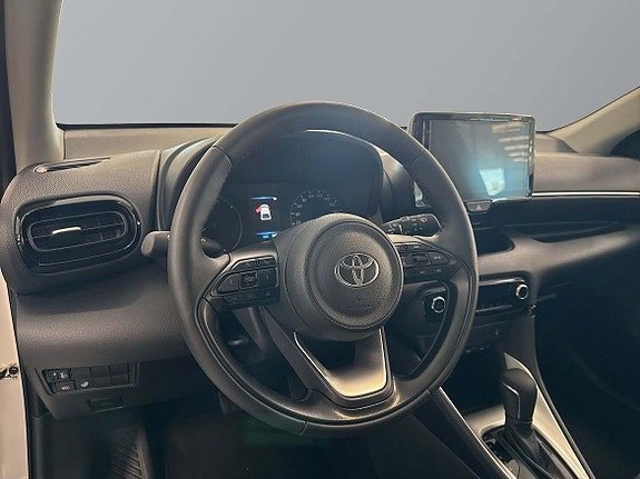 Toyota Yaris 11 of 15