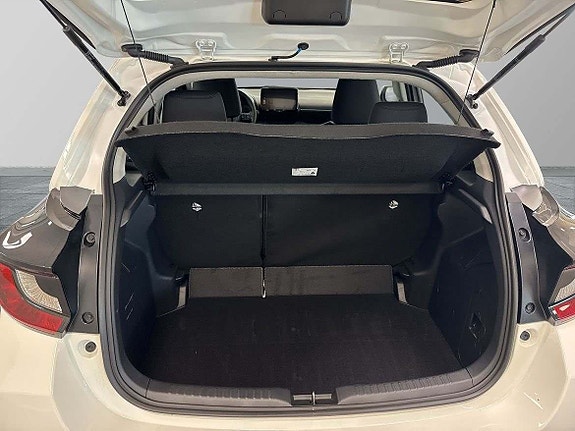 Toyota Yaris 8 of 15