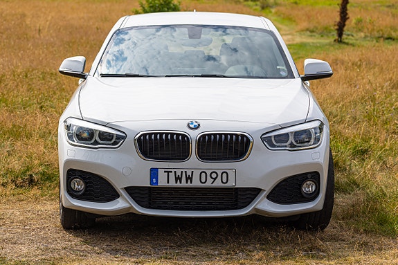 BMW 118i 2 of 13