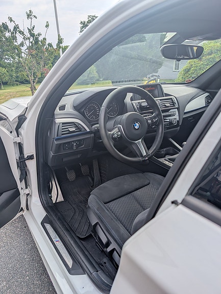 BMW 118i 9 of 13