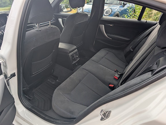BMW 118i 8 of 13