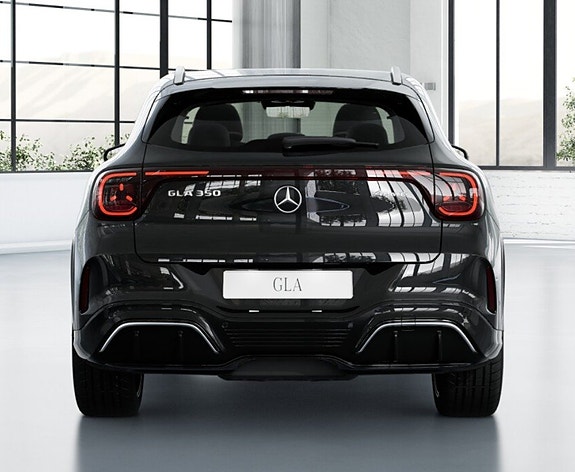 Mercedes-Benz GLA35 4 of 7