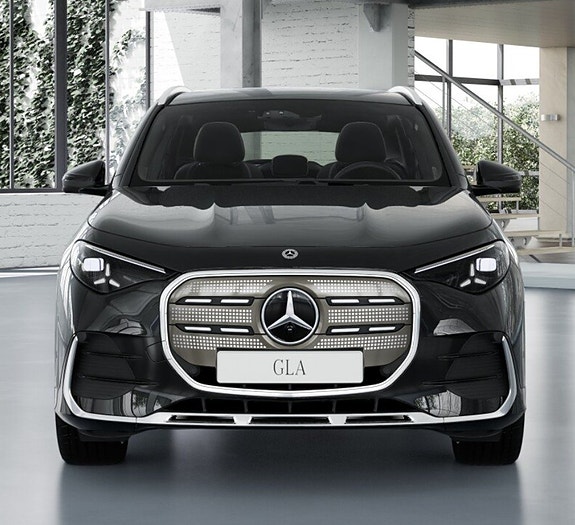 Mercedes-Benz GLA35 3 of 7