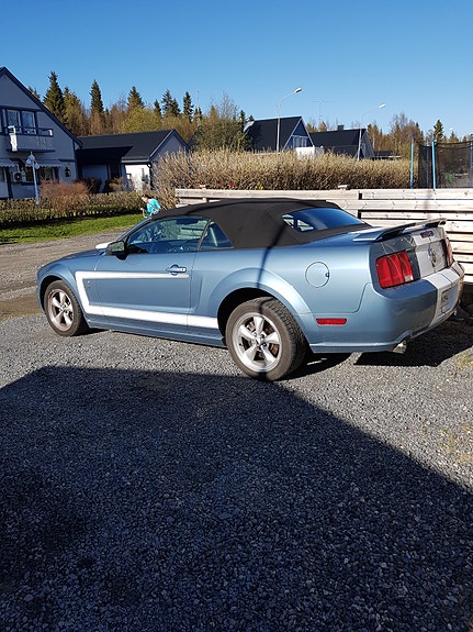 Ford Mustang 6 of 7