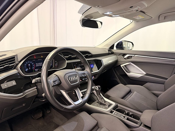 Audi Q3 12 of 16