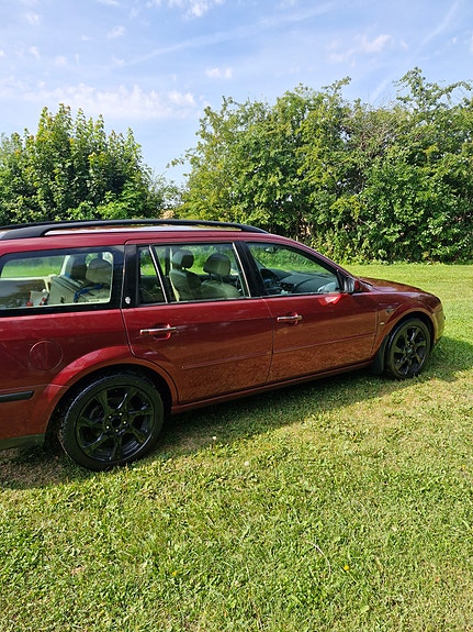 Ford Mondeo 2 of 7