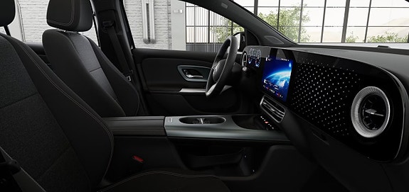 Mercedes-Benz GLA35 6 of 8