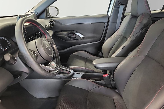 Toyota Yaris Cross 6 of 14