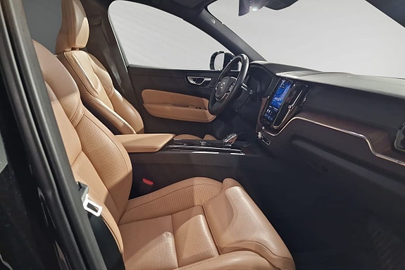 Volvo XC60 10 of 20