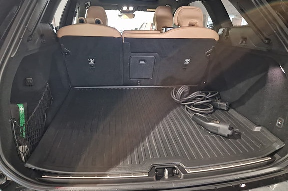 Volvo XC60 13 of 20