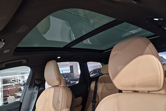 Volvo XC60 14 of 20