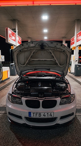 BMW 123d 4 of 5