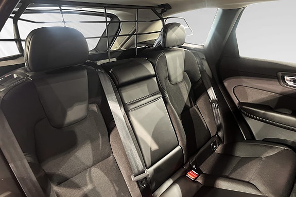 Volvo XC60 11 of 20