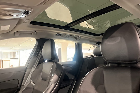 Volvo XC60 14 of 20