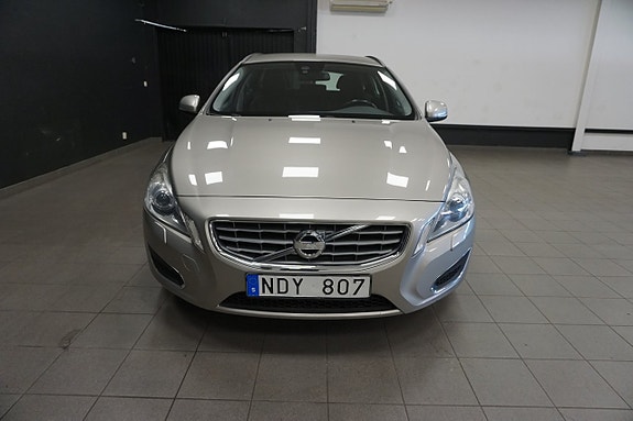 Volvo V60 3 of 18