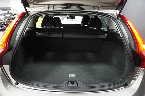 Volvo V60 16 of 18