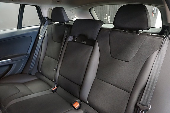 Volvo V60 12 of 18