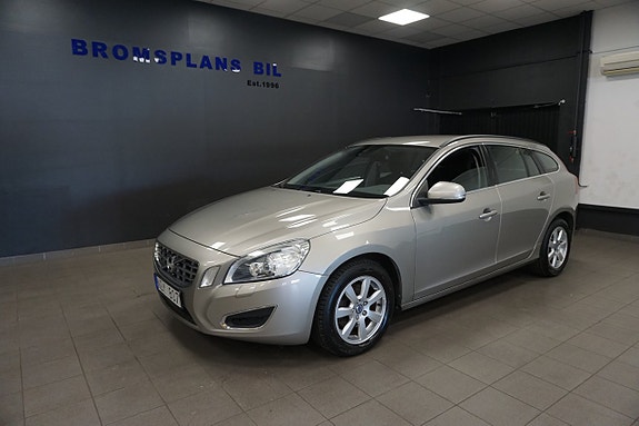 Volvo V60 2 of 18