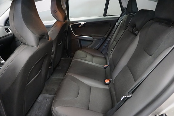 Volvo V60 14 of 18