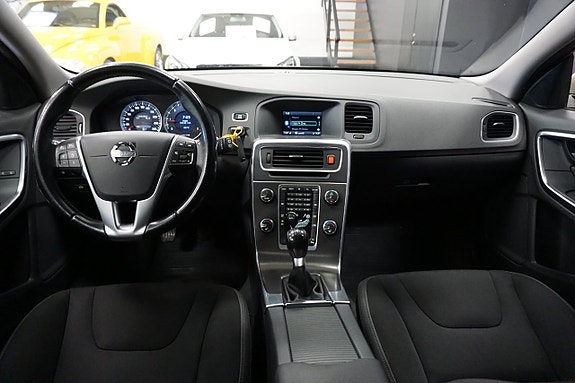 Volvo V60 10 of 18