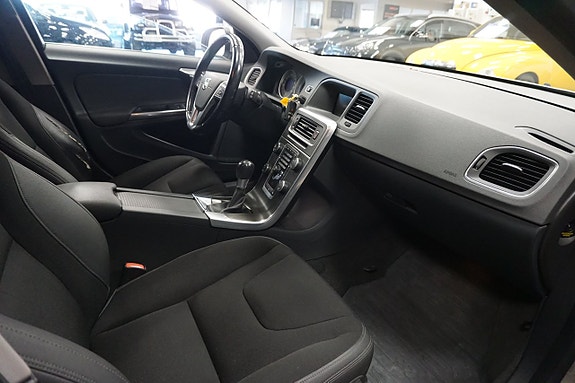 Volvo V60 9 of 18