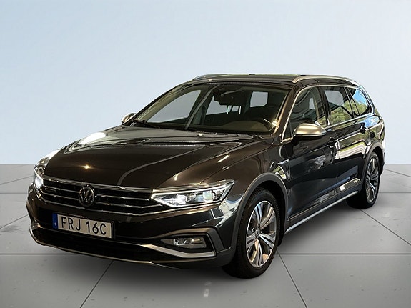Volkswagen Passat Alltrack 16 of 18