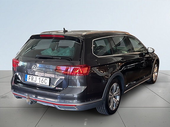 Volkswagen Passat Alltrack 6 of 18