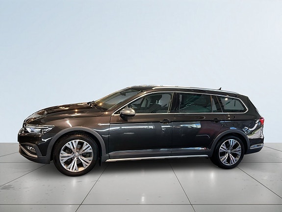 Volkswagen Passat Alltrack 4 of 18