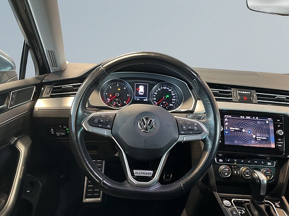Volkswagen Passat Alltrack 9 of 18
