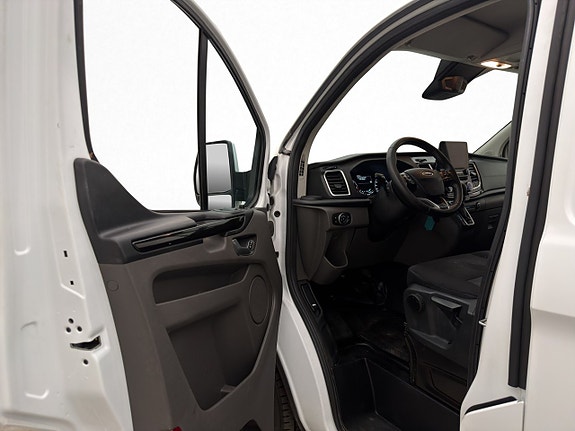 Ford Transit Custom 18 of 30