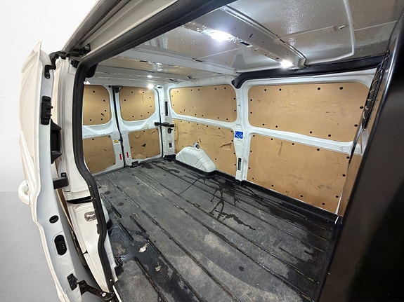 Ford Transit Custom 16 of 30