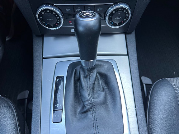 Mercedes-Benz C220 13 of 26