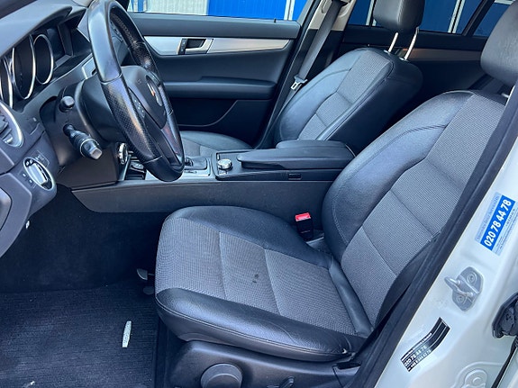Mercedes-Benz C220 6 of 26