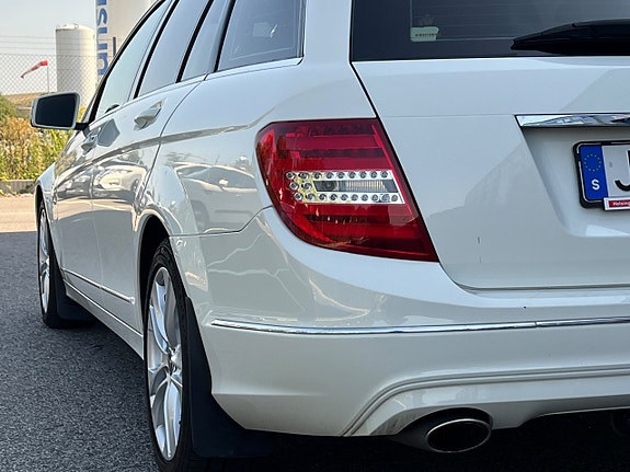 Mercedes-Benz C220 25 of 26