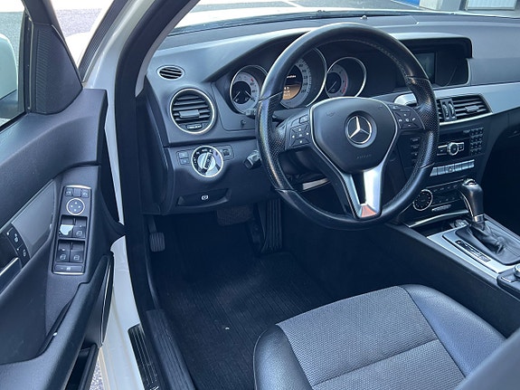 Mercedes-Benz C220 7 of 26