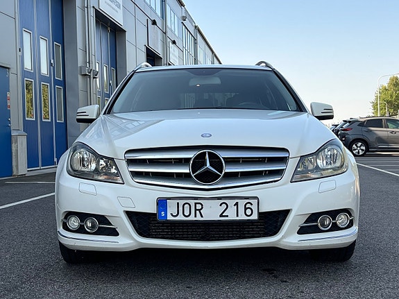Mercedes-Benz C220 21 of 26