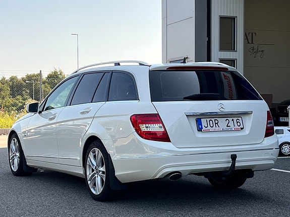 Mercedes-Benz C220 3 of 26