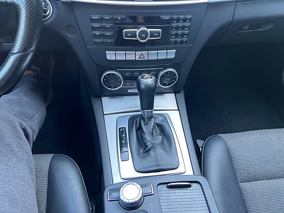 Mercedes-Benz C220 14 of 26