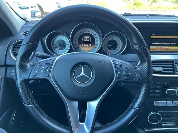 Mercedes-Benz C220 11 of 26