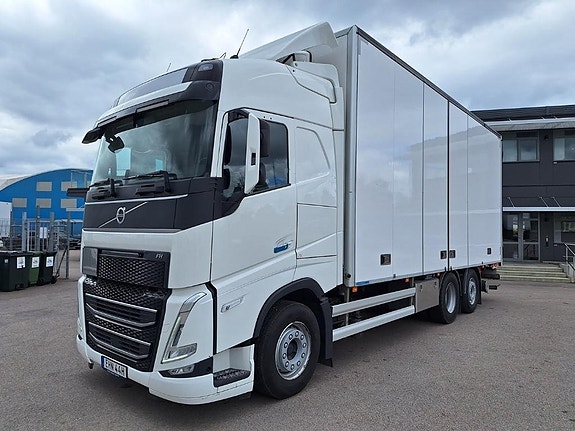 Volvo Vehicle Rigid 6x2-2 box full side opening