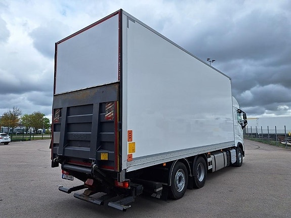 Volvo Vehicle Rigid 6x2-2 box full side opening 6 of 18
