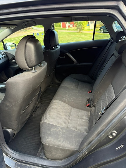 Toyota Avensis 7 of 8