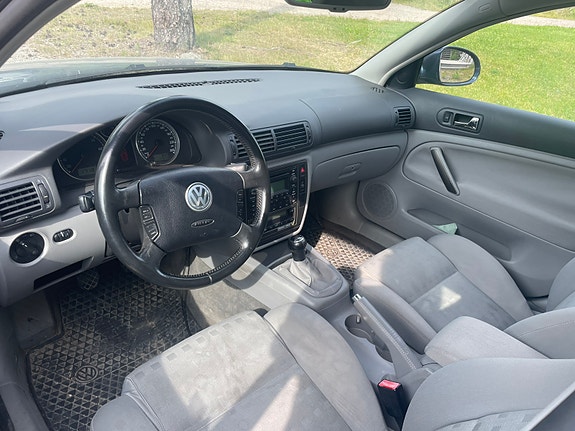 Volkswagen Passat 9 of 9