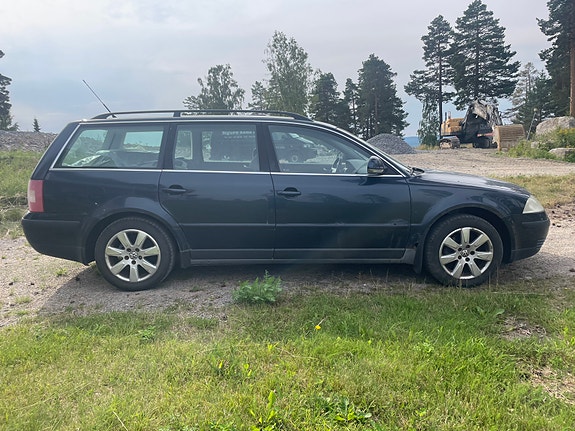 Volkswagen Passat 5 of 9