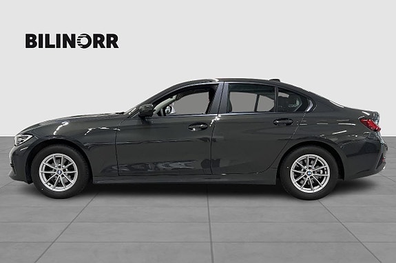 BMW 318d 5 of 11