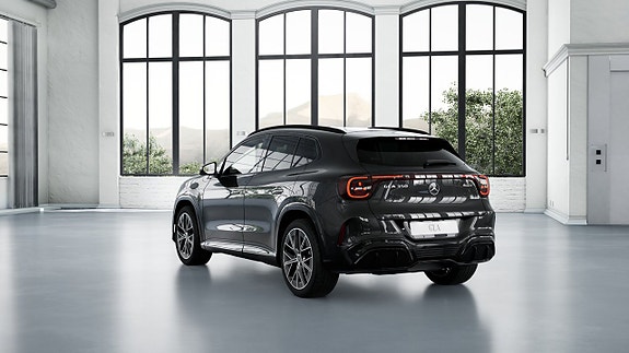 Mercedes-Benz GLA35 4 of 7